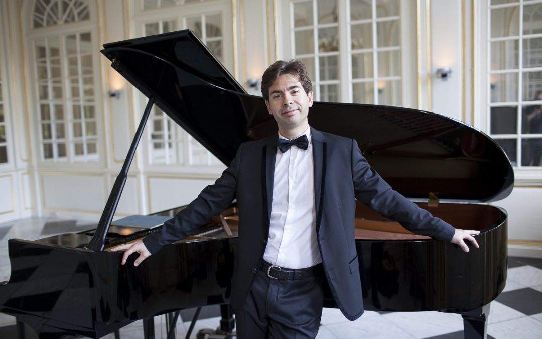 David plays at Internations